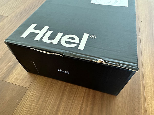 Huelの箱はややボロボロ